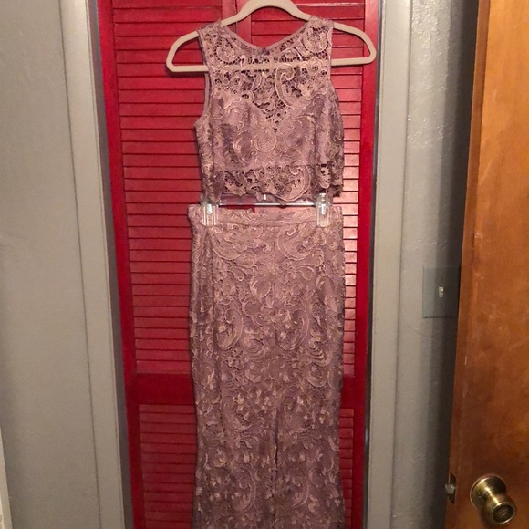 Mauve 2 piece cropped top and floor length skirt - Picture 1 of 3